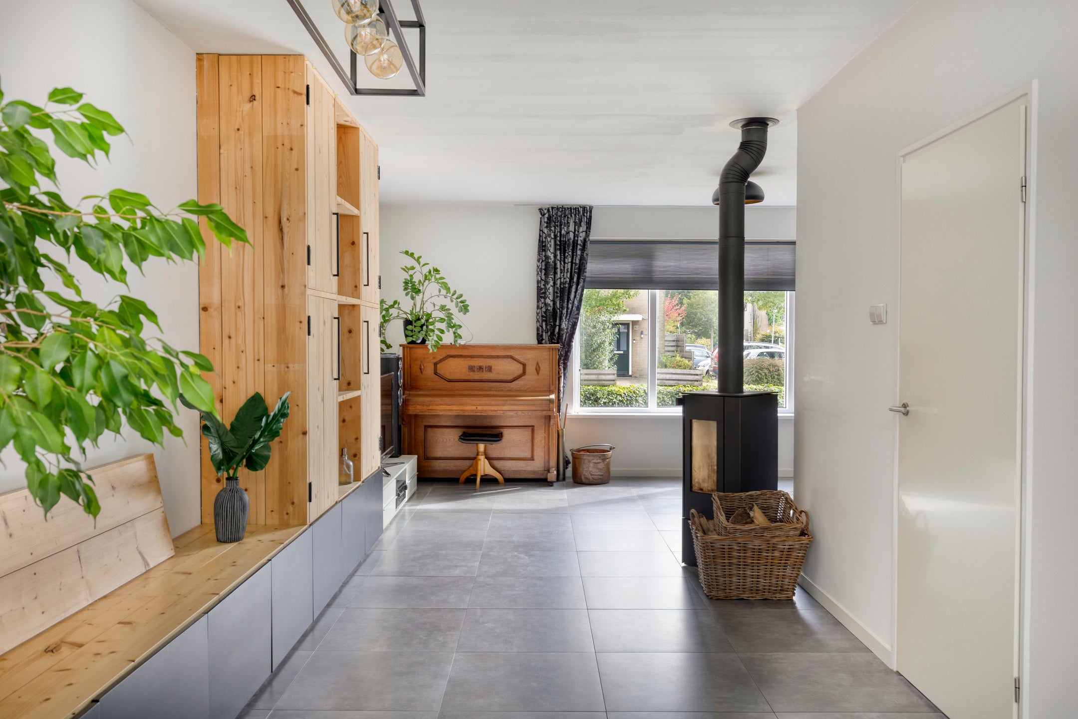 Hoekwoning te koop: de Grouw 67, Leek