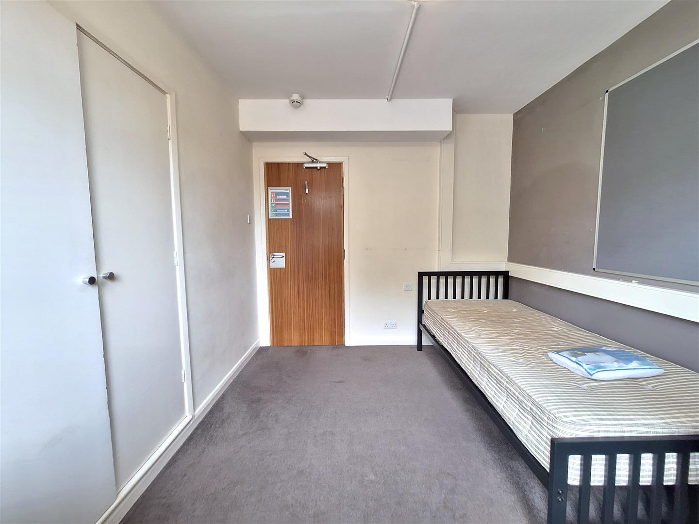Room Redlands Road in Reading