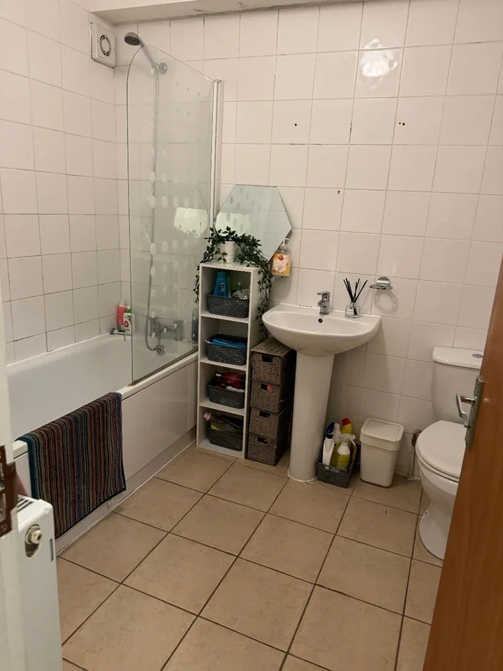 Flat Mare Street in Greater London