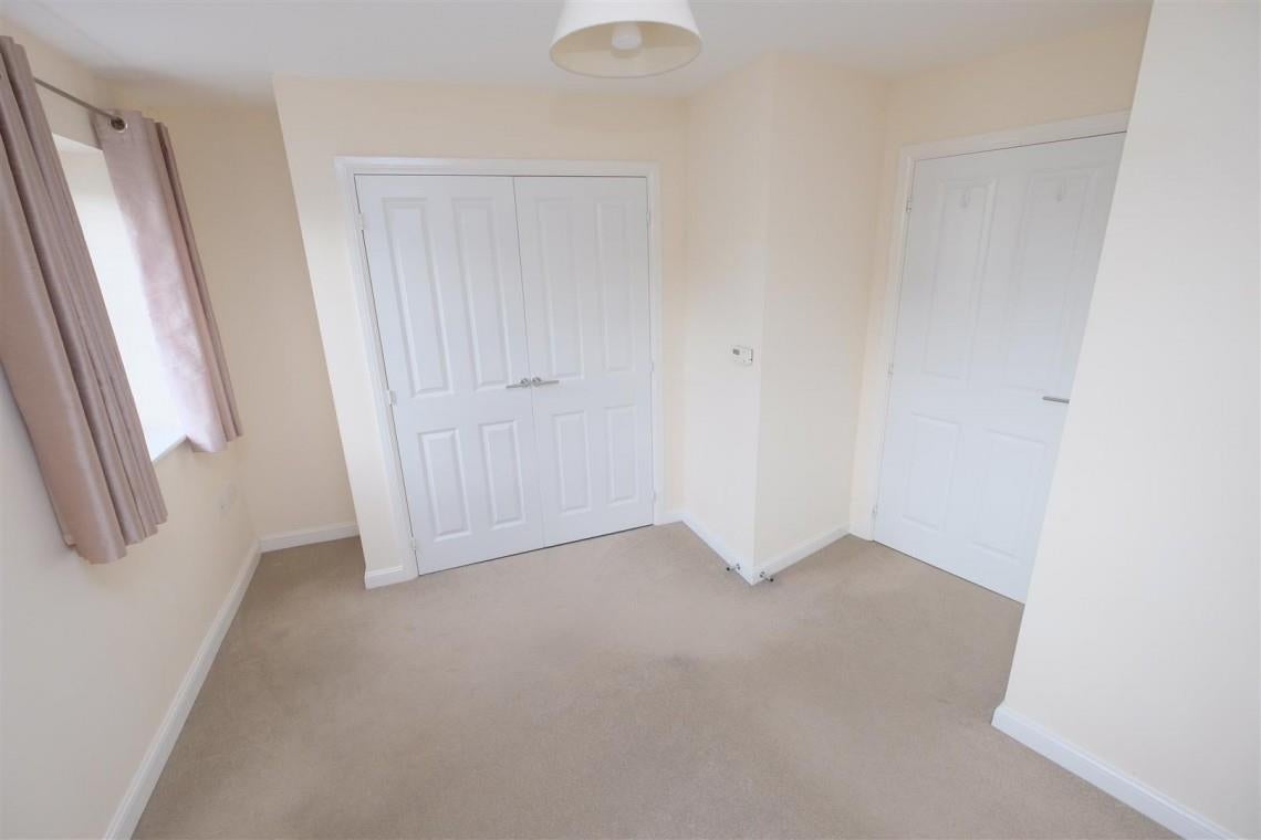 Flat St Lucia Crescent in Bristol