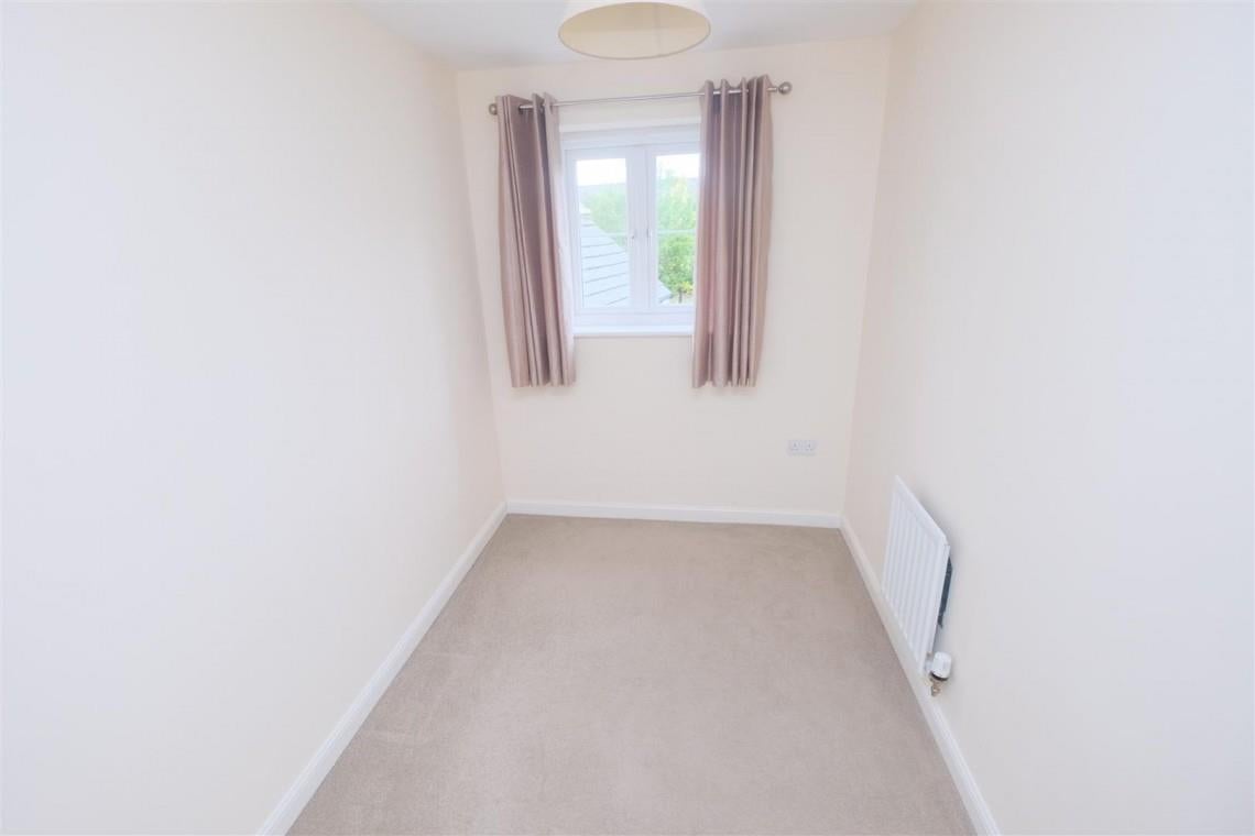 Flat St Lucia Crescent in Bristol