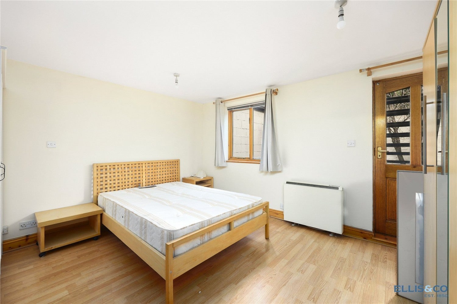 Flat Orford Road in Greater London