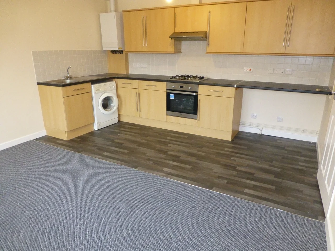 Flat Woodstock Court in Nottingham