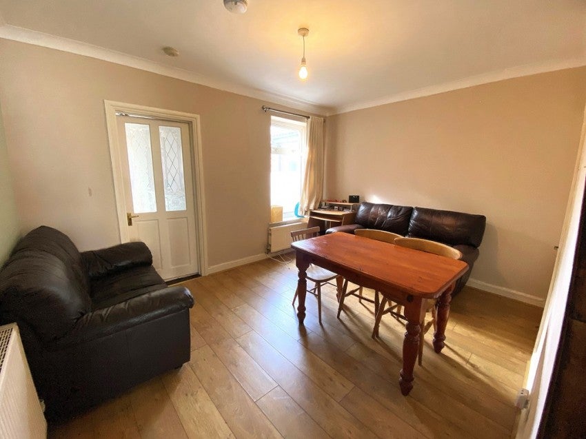 Flat Thorncroft Road in Portsmouth