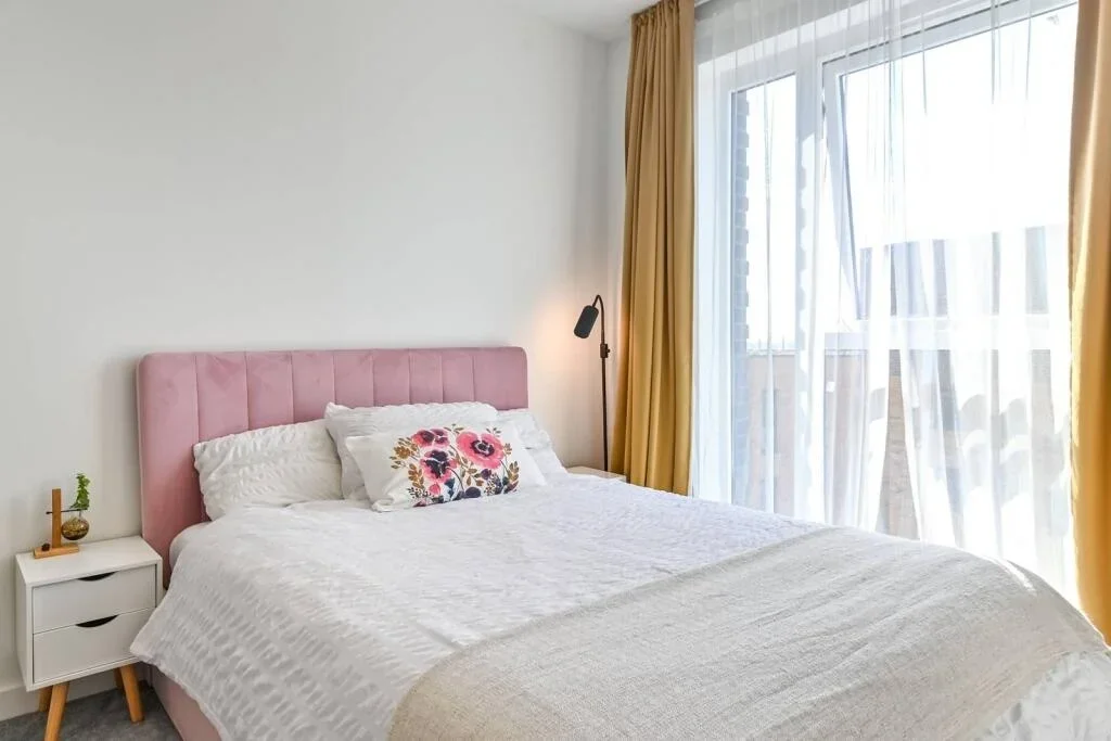 Room Rowland Road in Greater London