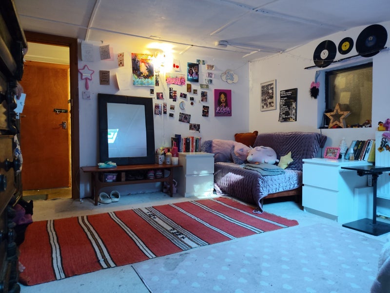 Room Hermitage Road in Greater London