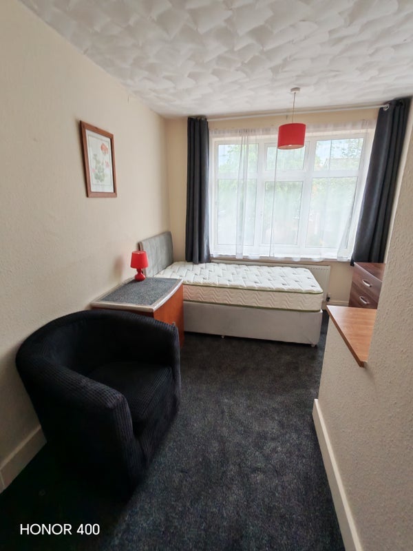 Room Upperton Rise in Leicester