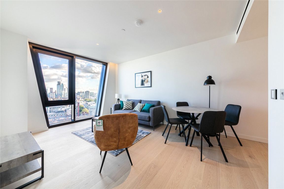 Flat Broadway in City of Westminster