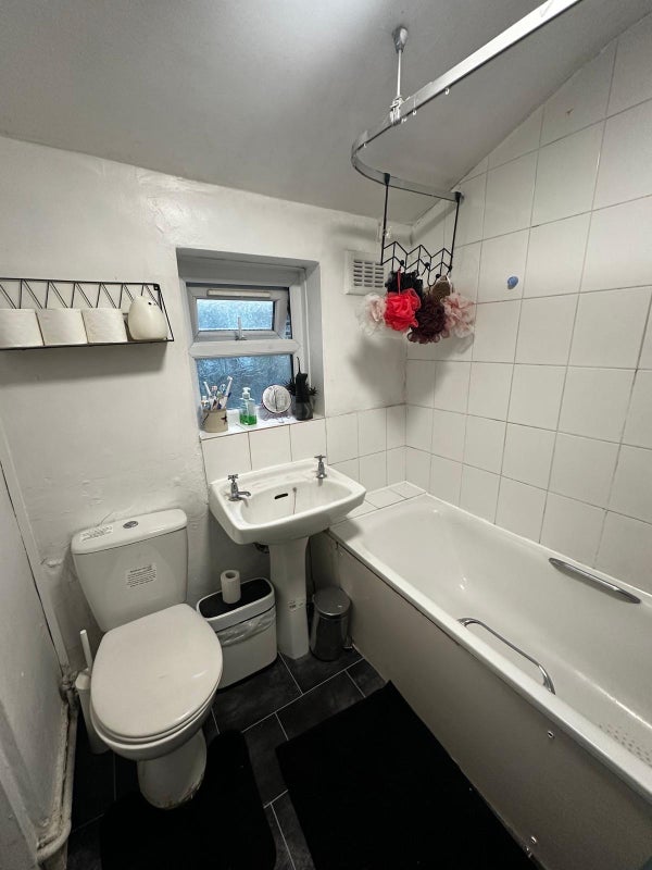 Room Woolwich Road in Greater London