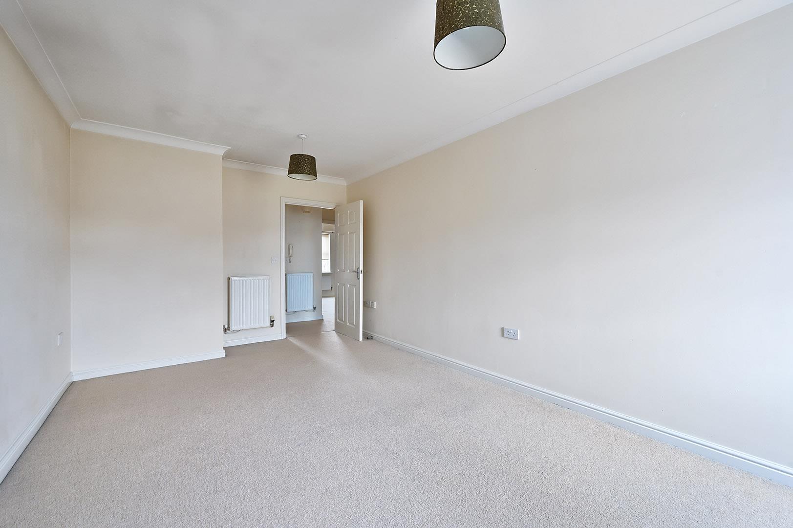 Flat Nazareth Close in Rother