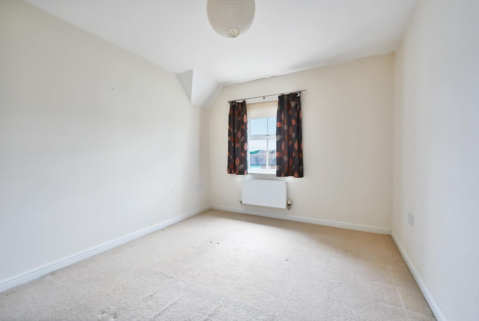 Flat Nazareth Close in Rother