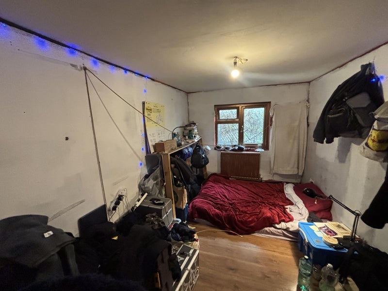Room Saw Mill Way in Greater London