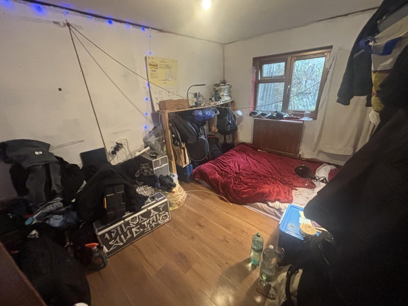 Room Saw Mill Way in Greater London