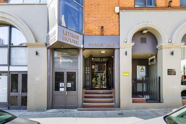 Flat Dresden Close in London
