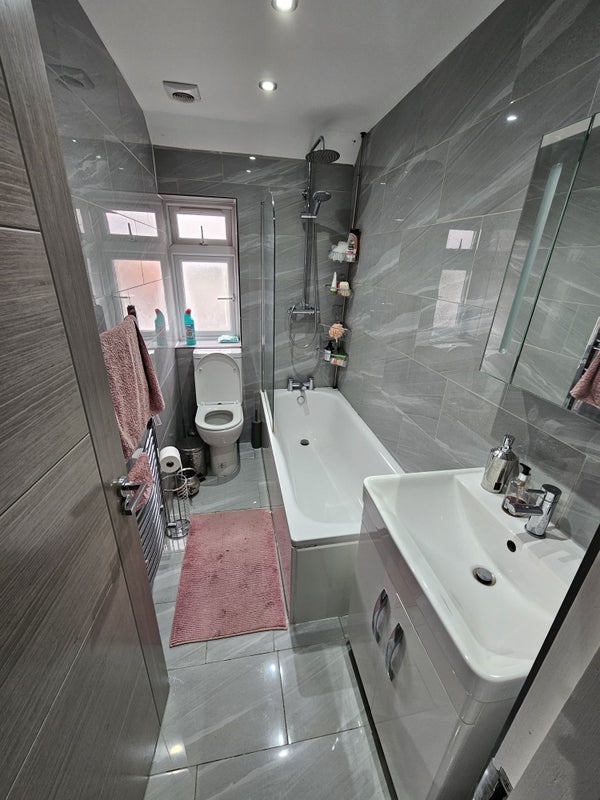 Room Sandy Lane in Greater London