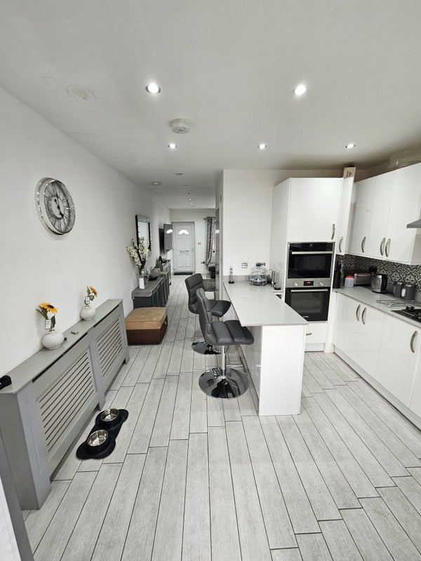 Room Sandy Lane in Greater London
