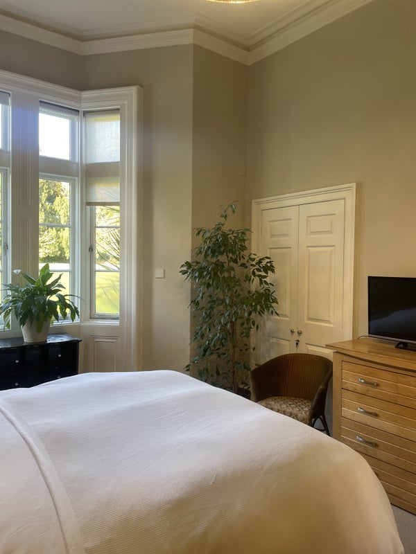 Room Broomhill Road in Bristol