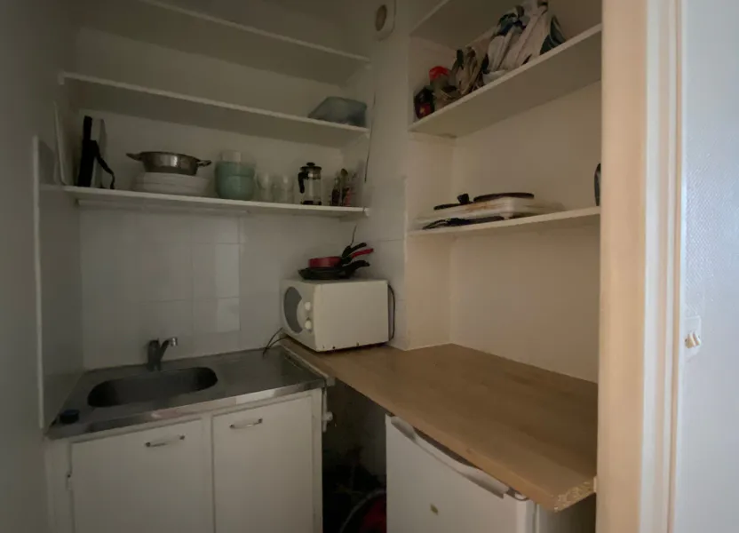 Room Rue de la Pierre Levée in Paris