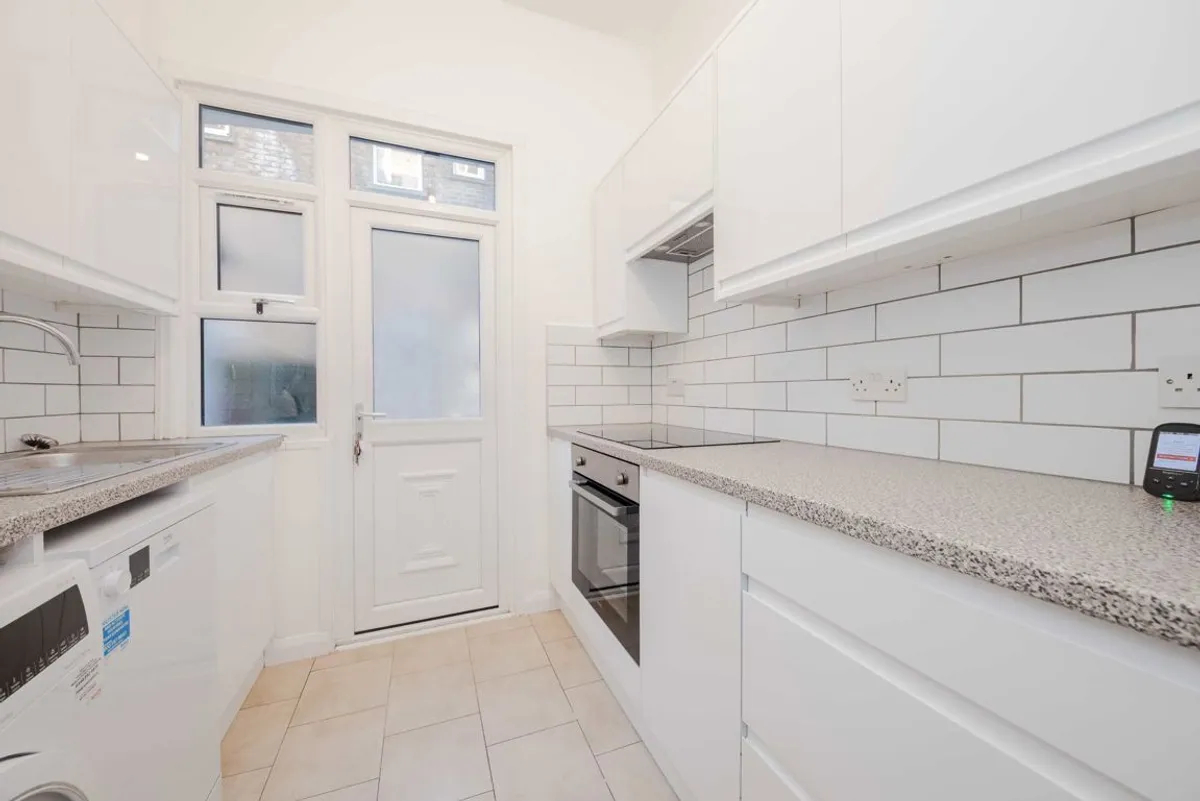 Flat Foster Road in Greater London