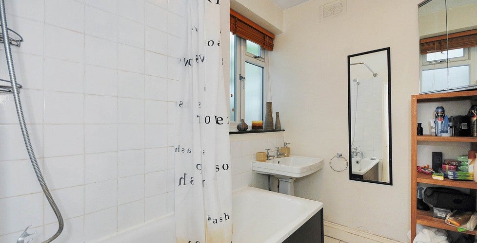 Room Trinity Road in Greater London