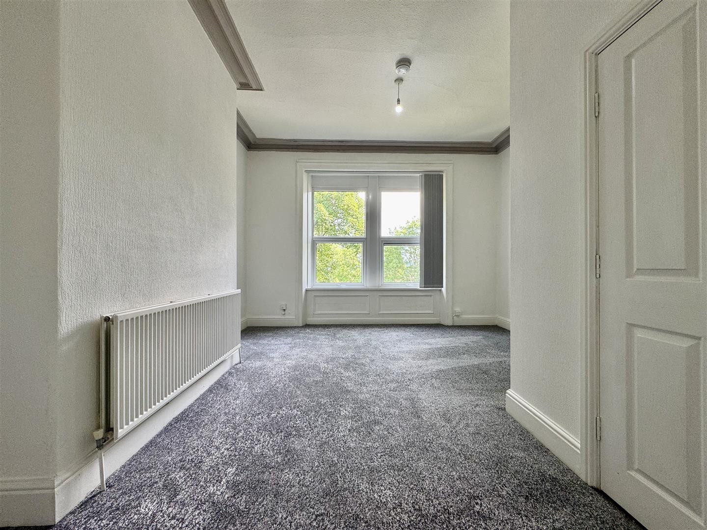 Room Botham Hall Road in Huddersfield