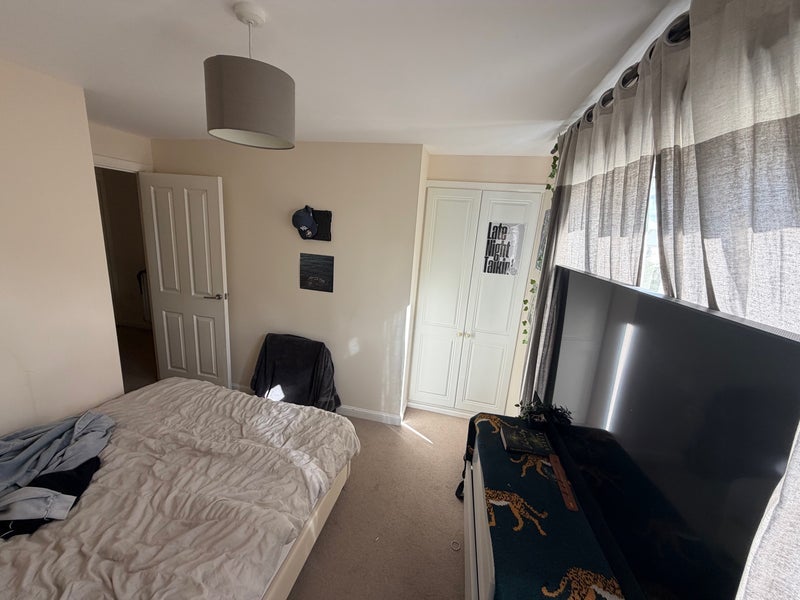 Room Hammond Road in Bristol
