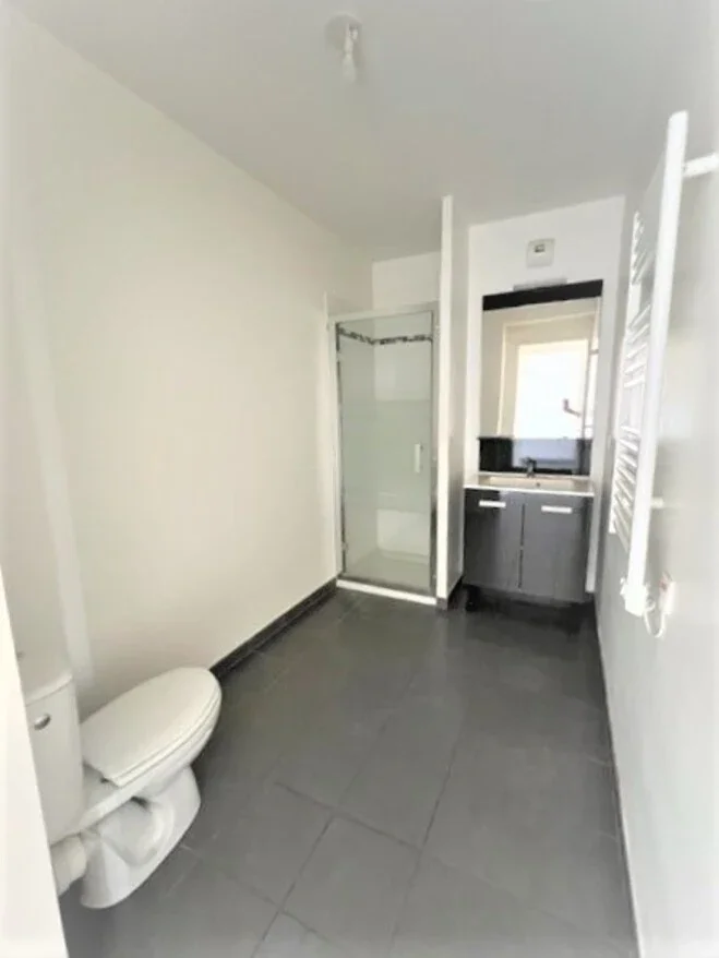 Flat Avenue Jean Moulin in Drap