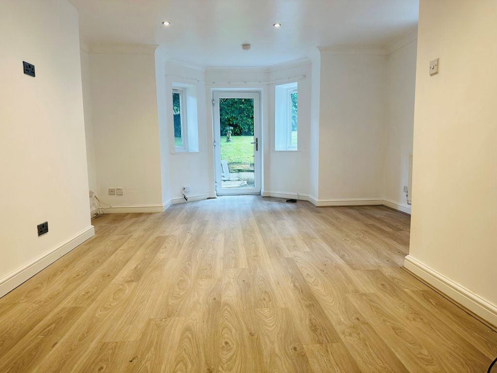 Flat Skipton Close in Hazel Grove