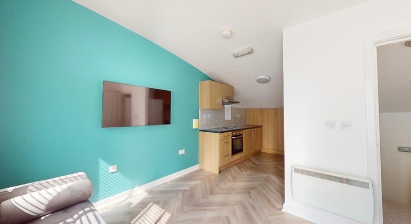 Room Back Blenheim Terrace in Leeds
