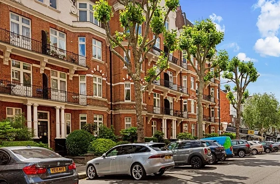 Flat Lauderdale Road in City of Westminster