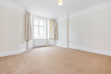 Flat Lauderdale Road in City of Westminster