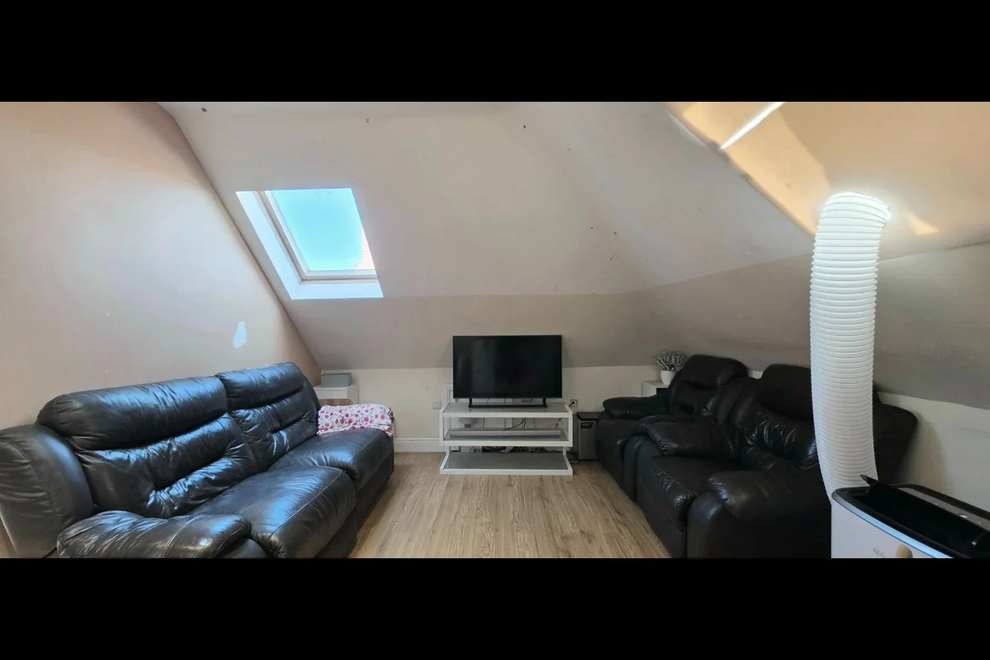 Flat Rickmansworth Road in Watford