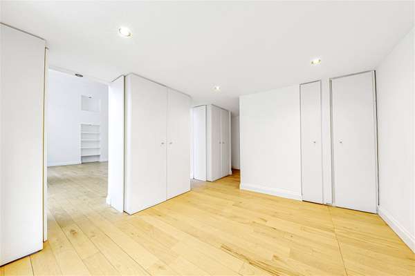 Flat Hall Road in City of Westminster