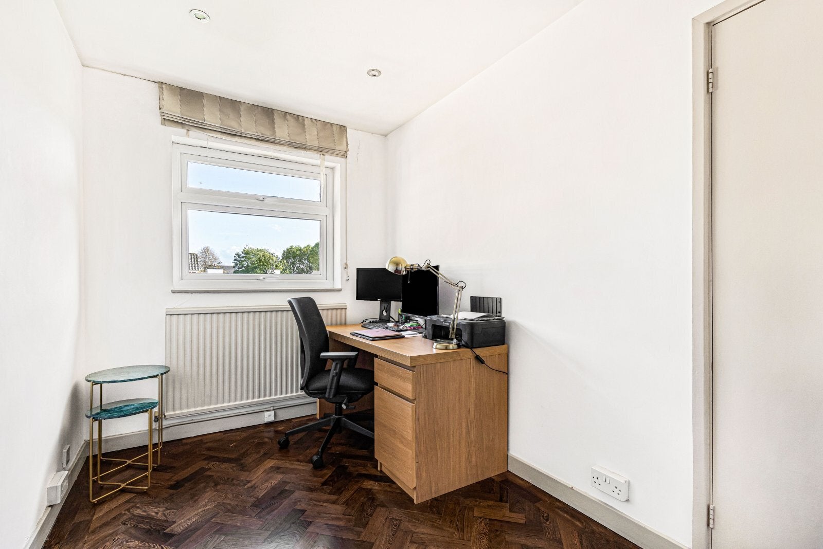 Flat Eversfield Road in Greater London