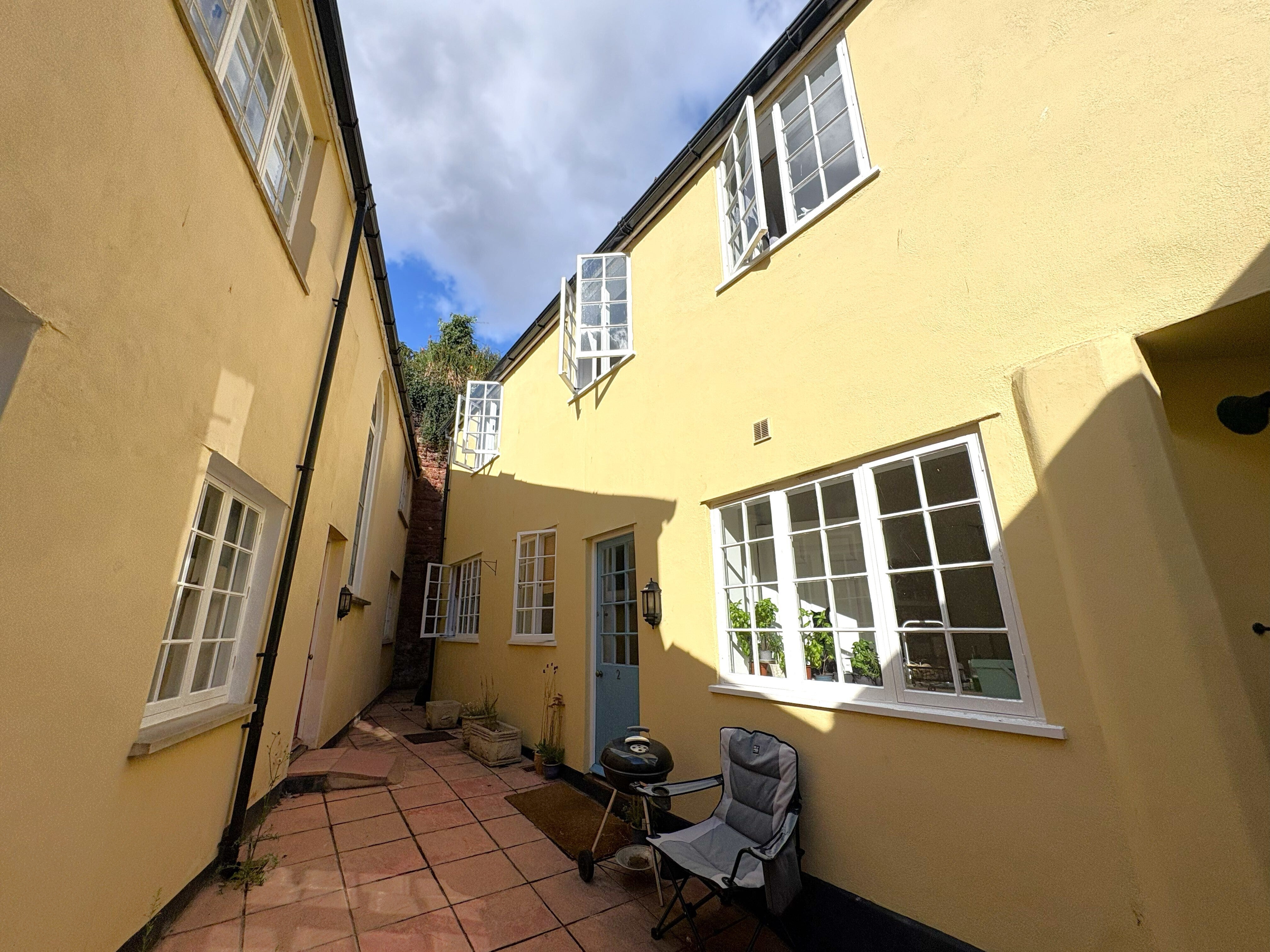Flat West Street in Exeter