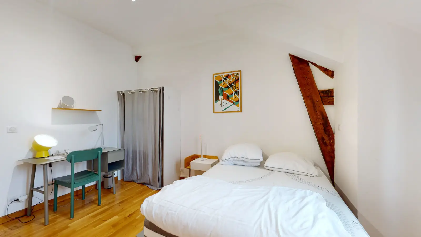 Room Rue Saint-Honoré in Fontainebleau