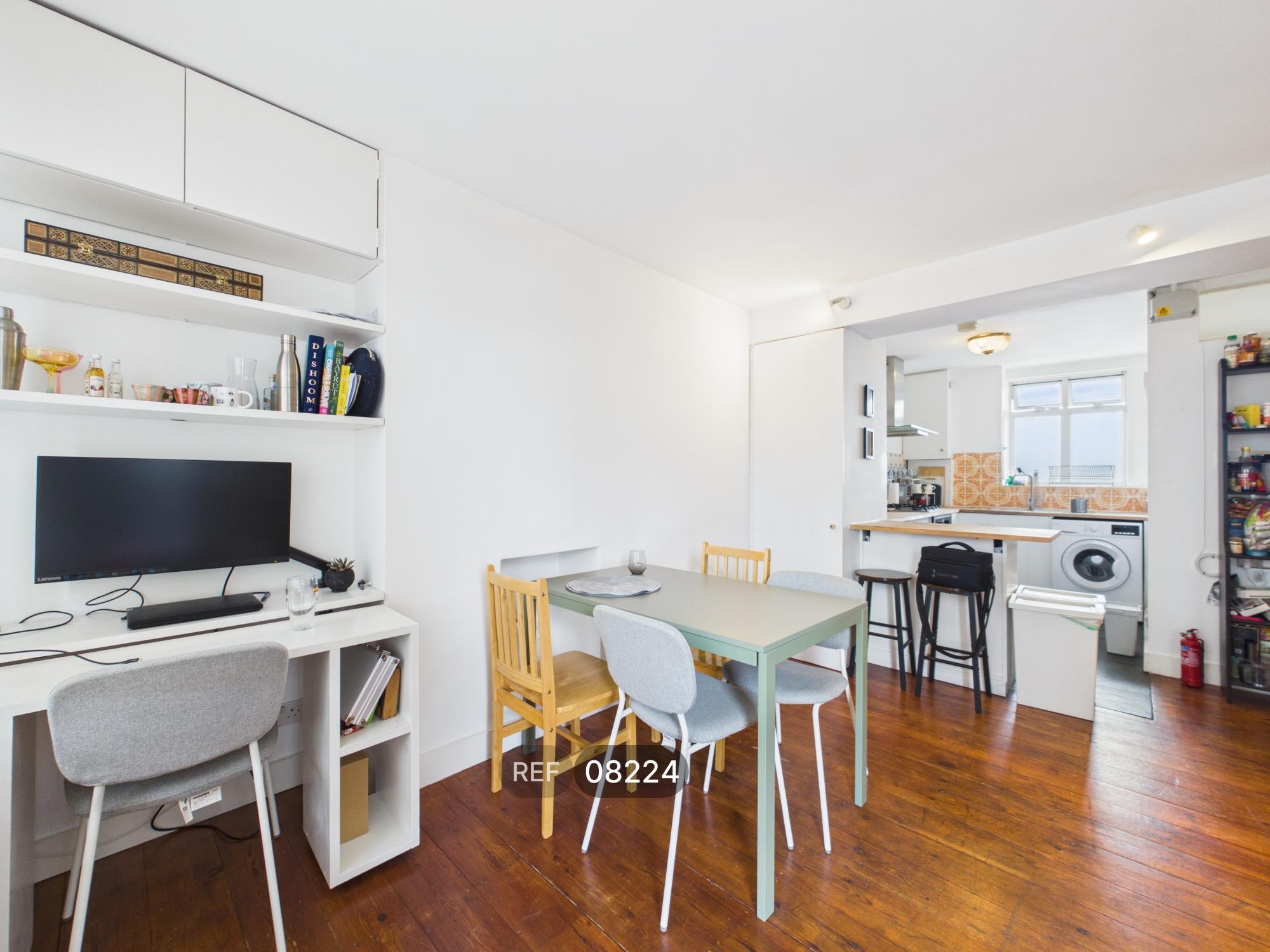 Flat Wadhurst Road in Greater London