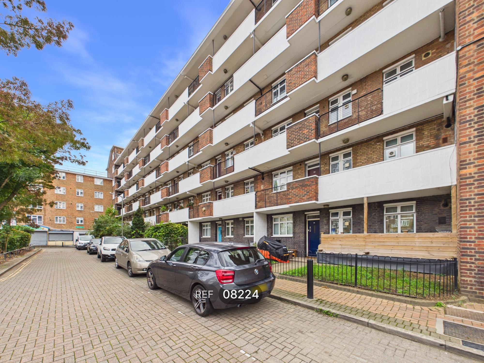 Flat Wadhurst Road in Greater London