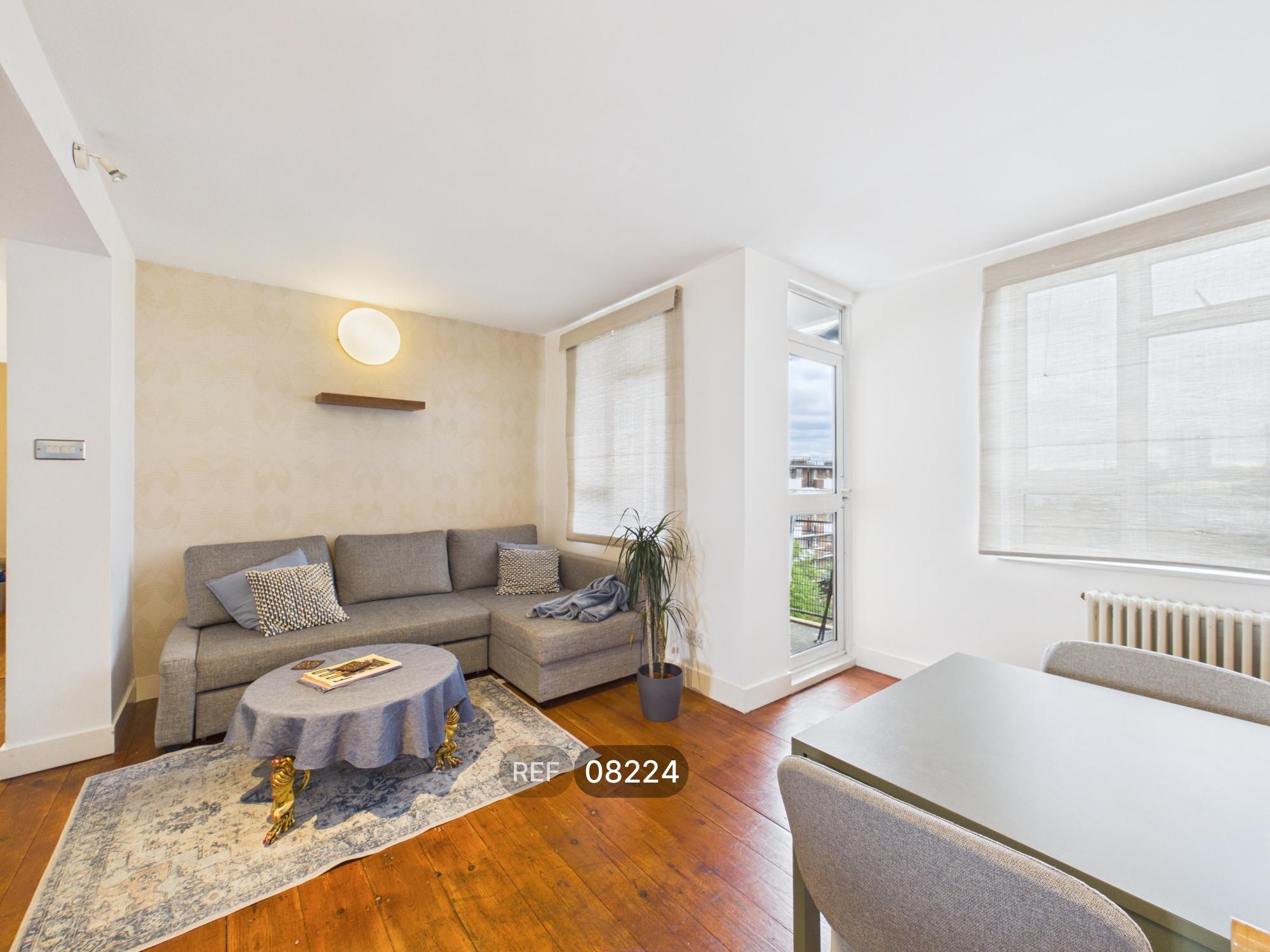 Flat Wadhurst Road in Greater London