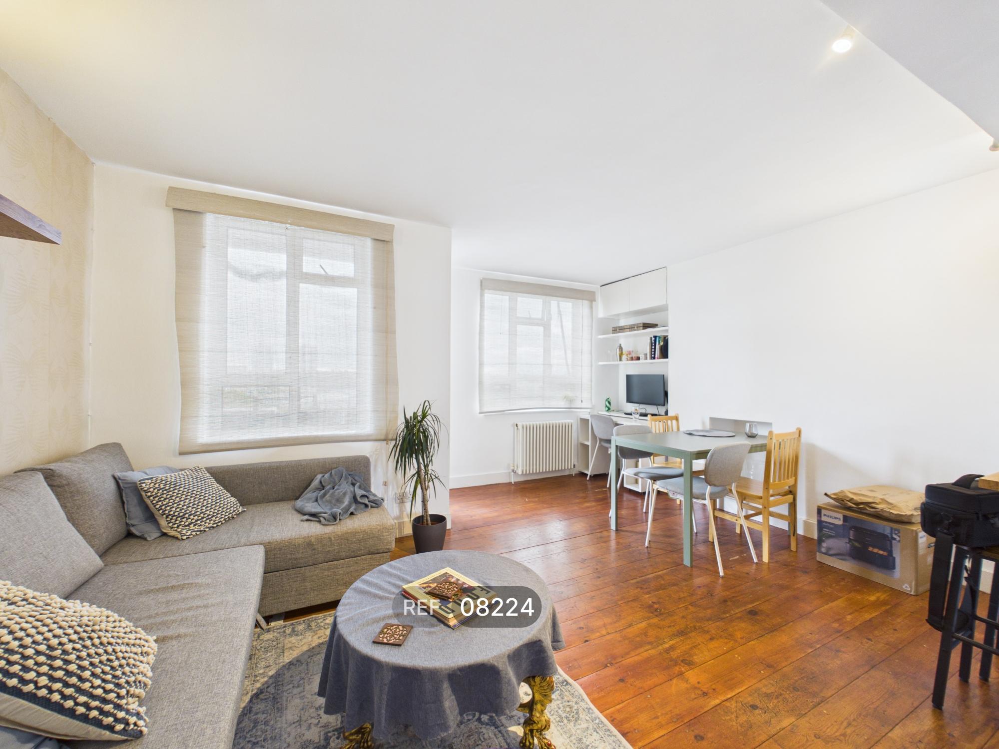 Flat Wadhurst Road in Greater London