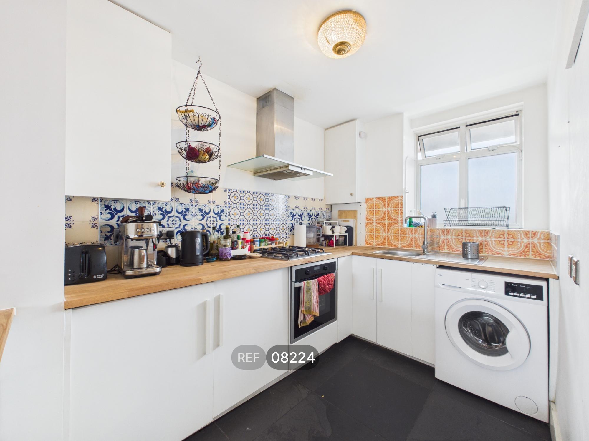 Flat Wadhurst Road in Greater London