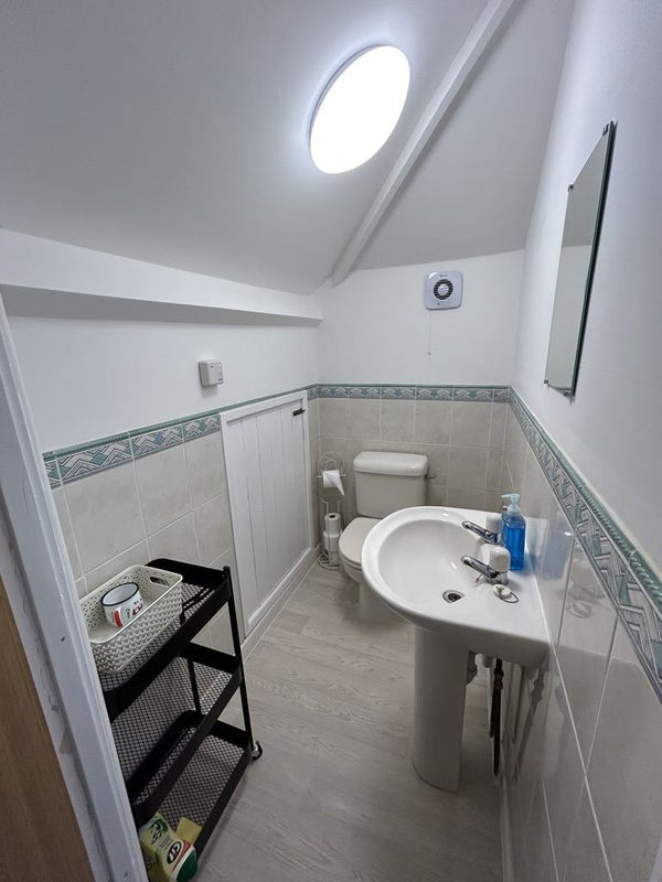 Room Hutton Close in Bristol