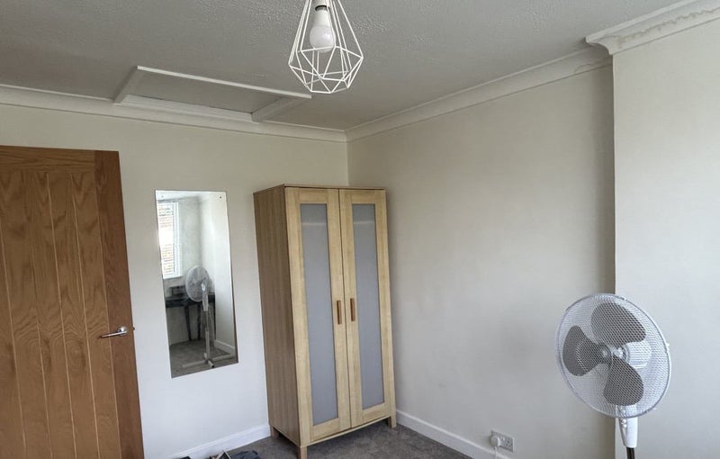 Room Hutton Close in Bristol