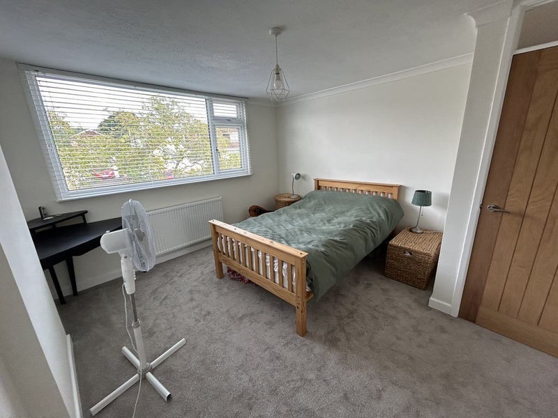 Room Hutton Close in Bristol