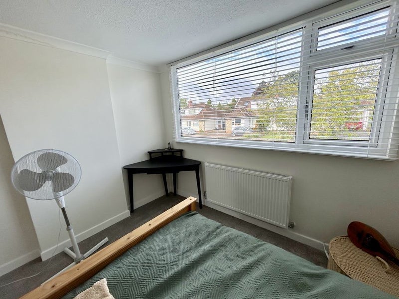 Room Hutton Close in Bristol