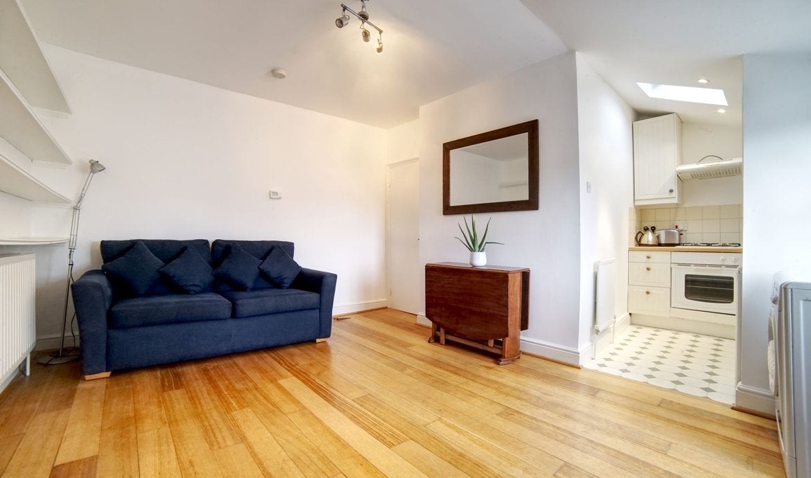 Flat Kennington Park Road in Greater London