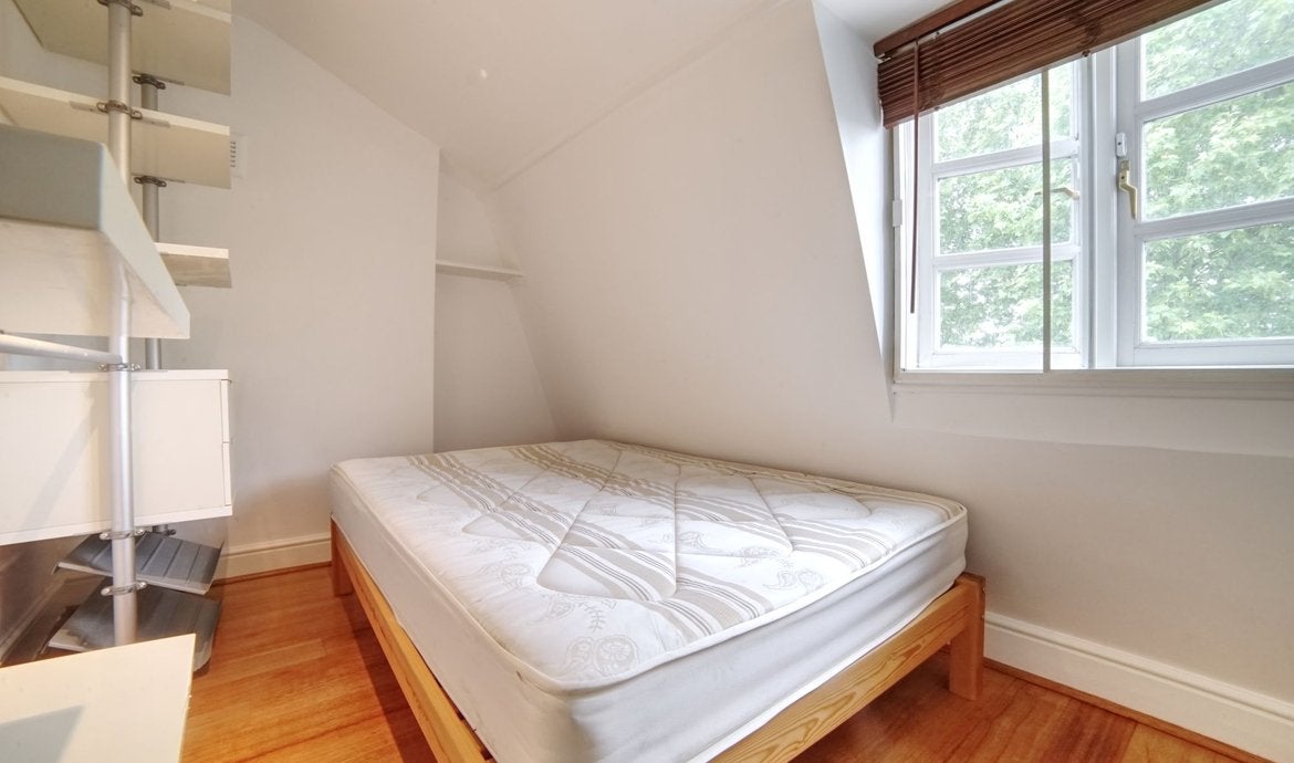 Flat Kennington Park Road in Greater London