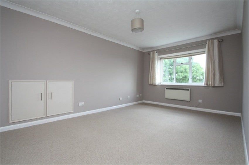 Flat Ashcroft Close in Borough of Spelthorne