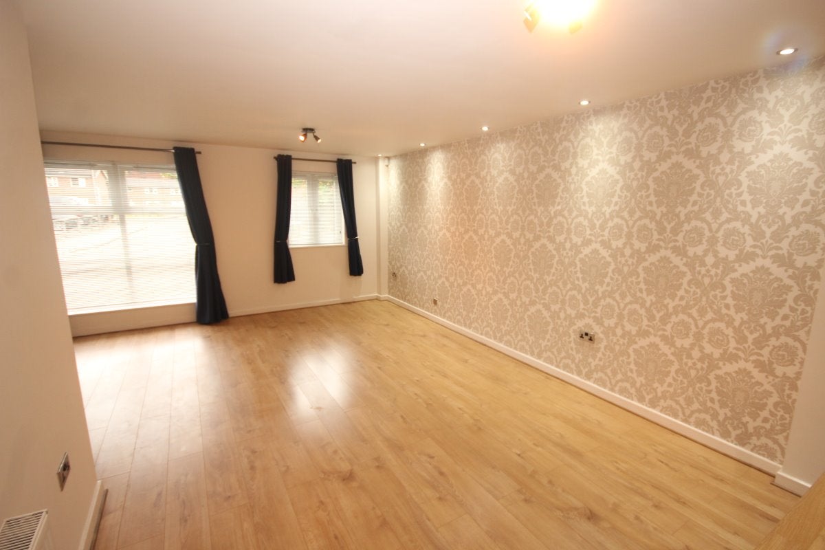 Flat Bakers Court in Winsford