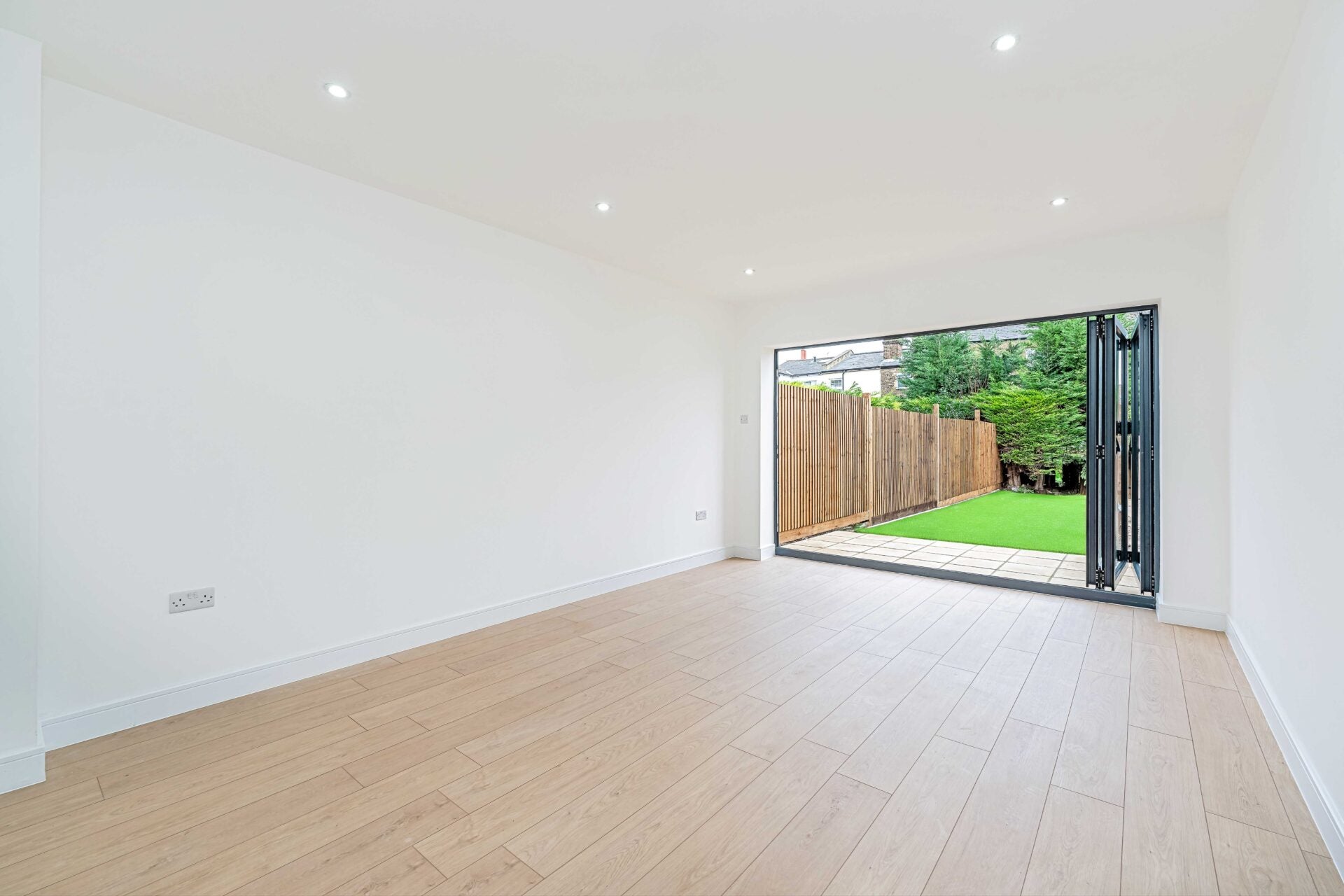 House Palmerston Road in Greater London